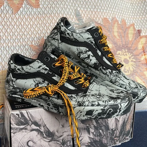 Vans WMNS Old Skool
Year Of The Tiger Black/Gray
VN0A3WKTN42
Sneakers - Picture 6 of 16